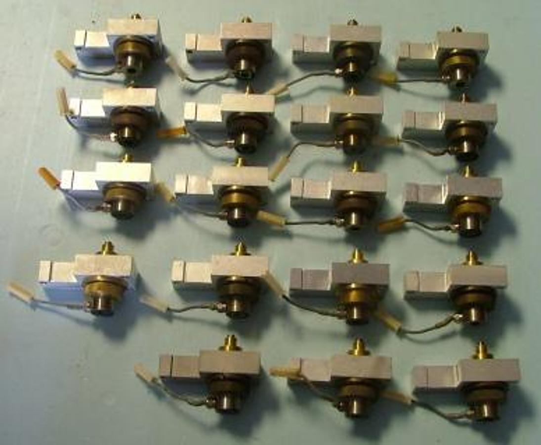 Used HEWLETT PACKARD 5890 FID FLAME INDUCED DETECTOR BURNERS COMPLETE.