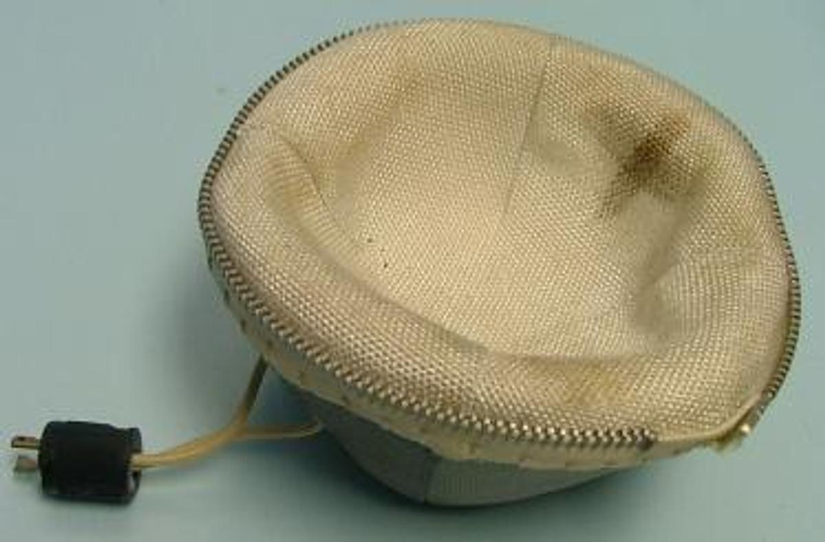 Used GLAS-COL HEATING MANTLE HAS ZIPPER EDGE 5" DIA INTERNAL. .