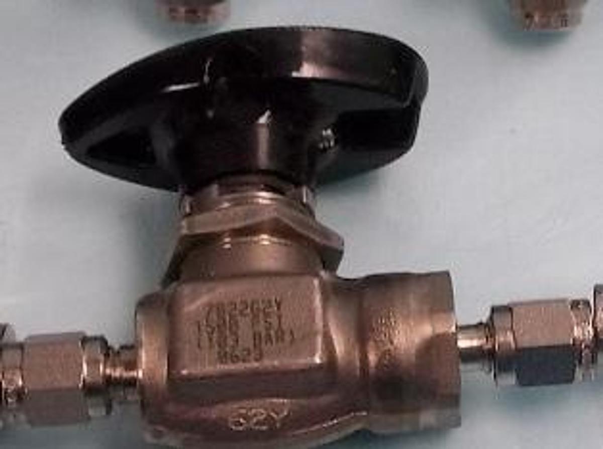 Used QTY. 1. HOKE VALVE 7022G2Y