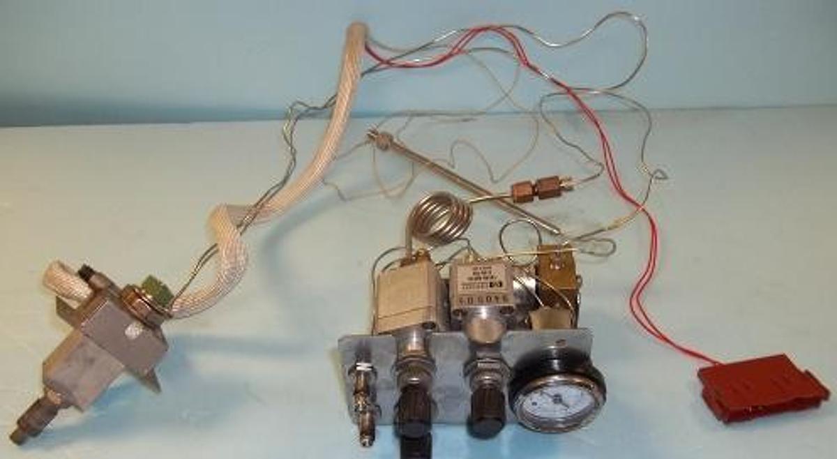 Used HEWLETT PACKARD 5890 SPLIT SPLITLESS SETUP W/ GAUGES 0-200.