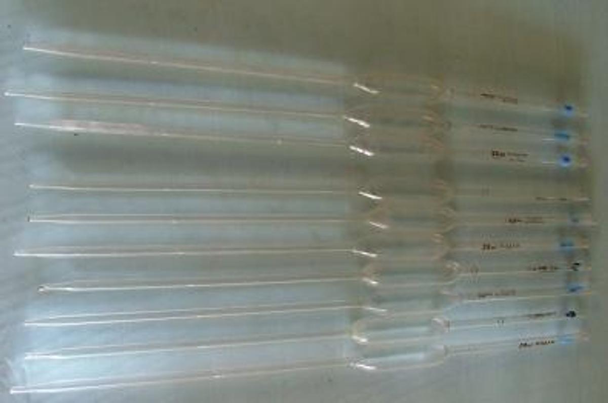 Used GLASS PIPETTES: 25ML