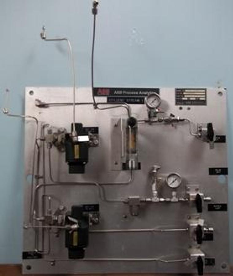 Used ABB PROCESS ANALYTICS EFFLUENT STREAM 1 MODEL NO: SAMPLE SYSTEM