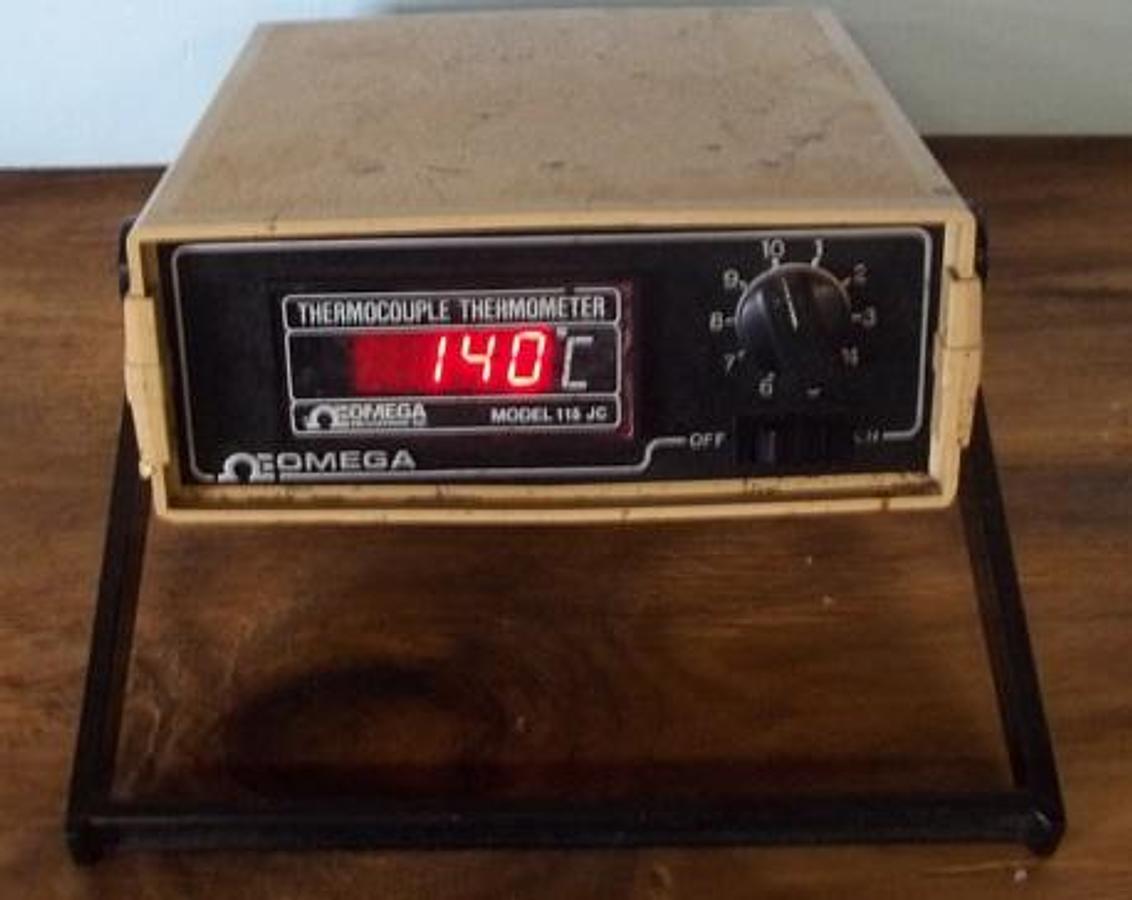Used QTY. 1. OMEGA THERMOCOUPLE THERMOMETER MODEL: 115-JC-DSS
