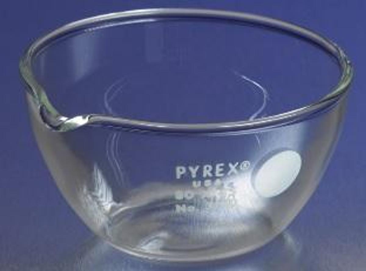 Used QTY. 16. CASES 6 PER CASE PYREX® FLAT BOTTOM EVAPORATING DISHES- TOTAL COUNT: 96.
