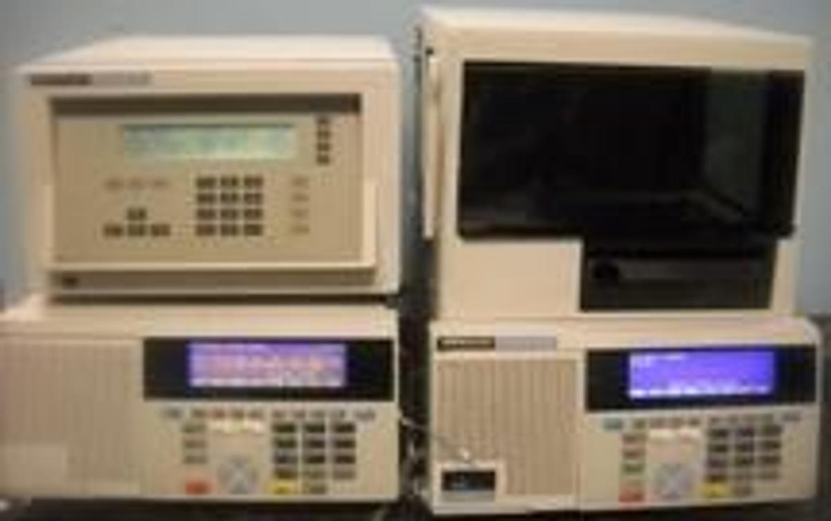 Used QTY. 1. PERKIN ELMER LIQUID CHROMATOGRAPH SYSTEM CONSISTING OF: PERKIN ELMER SERIES 200 AUTO SAMPLER SERIES 200 LC SAMPLER