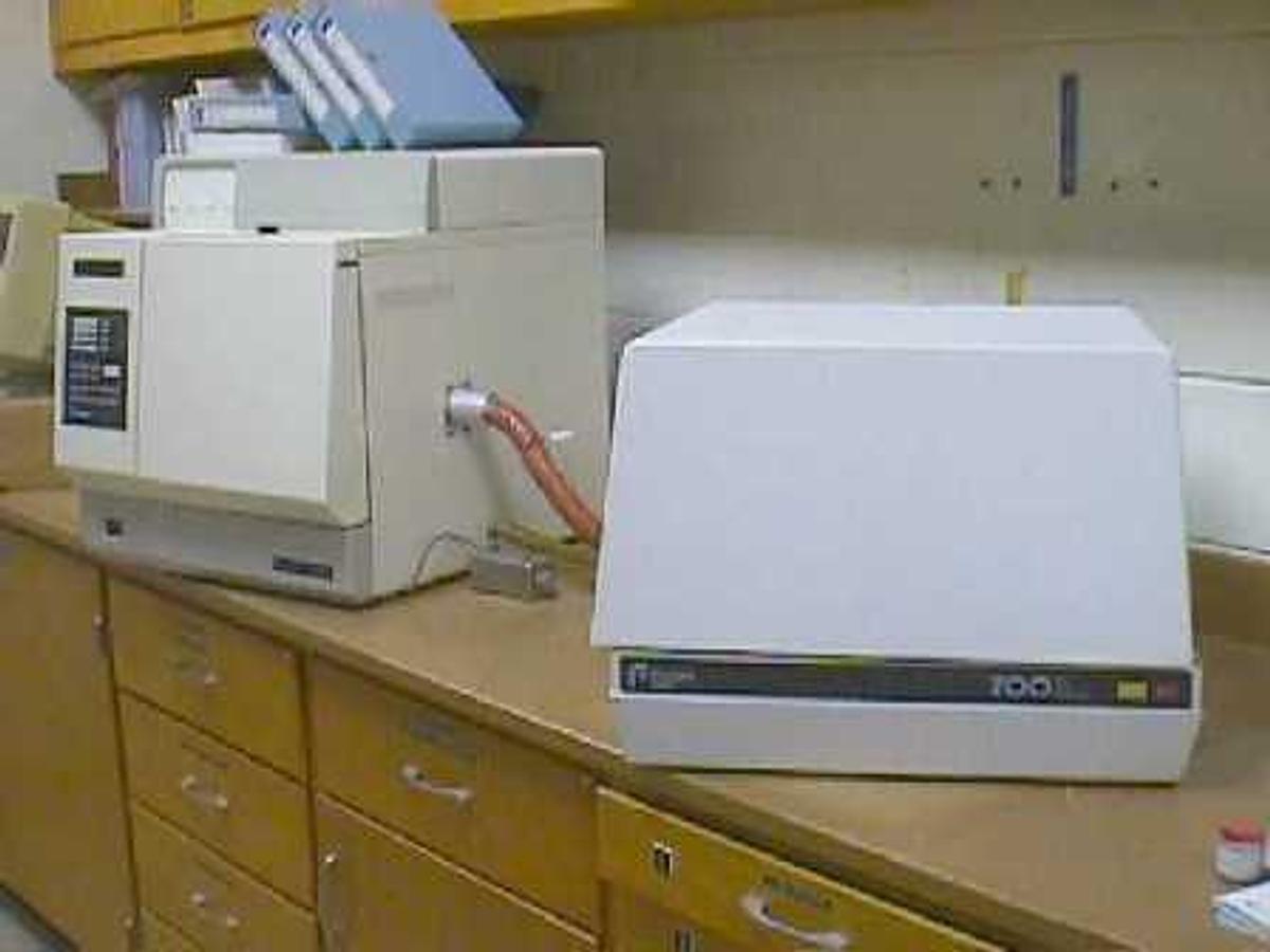Used QTY. 1. FINNIGAN GAS CHROMATOGRAPH 9001 WITH 700 ION TRAP DETECTOR SOFTWARE SPEC. 11877 VERSION 3.09 INCLUDES COMPUTER SOFTWARE MANUALS ETC.