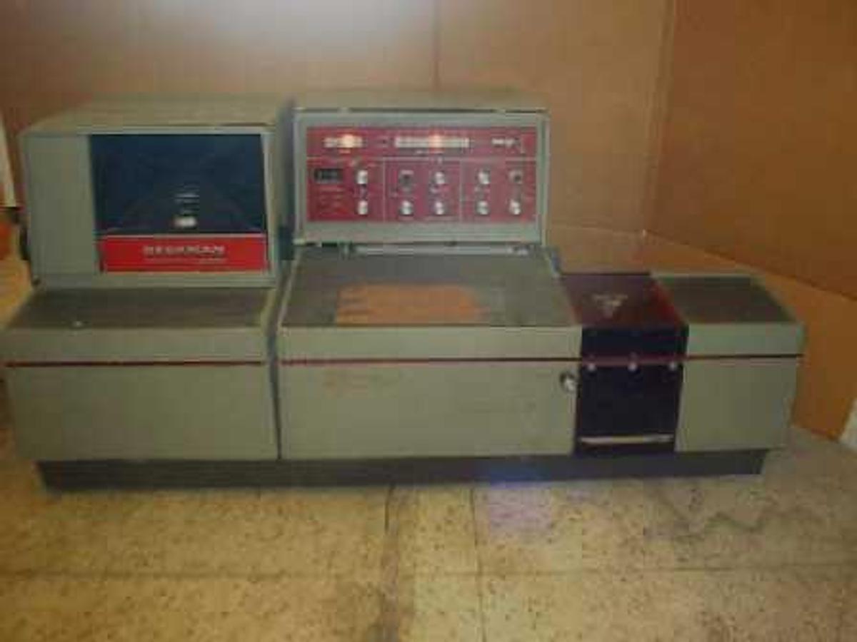 Used BECKMAN INFRARED SPECTROPHOTOMETER IR 4230