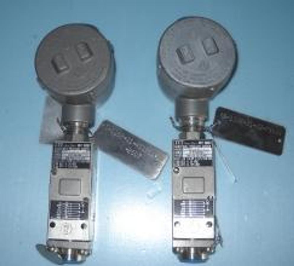 Used ITT NEO-DYN ADJUSTABLE PRESSURE SWITCH MFR 98087 MODEL# 132P41C6GI RANGE: 50-250 PSIG PROOF 7500 PSIG (51712KPA) ELEC 11A ¼ HP @ 125/250 VAC 5.0 A RES @28 VDC 05 A RES @125 VDC R-S-1168-31-43-P5664 RS-1168-31-431PSL XX-2607. .