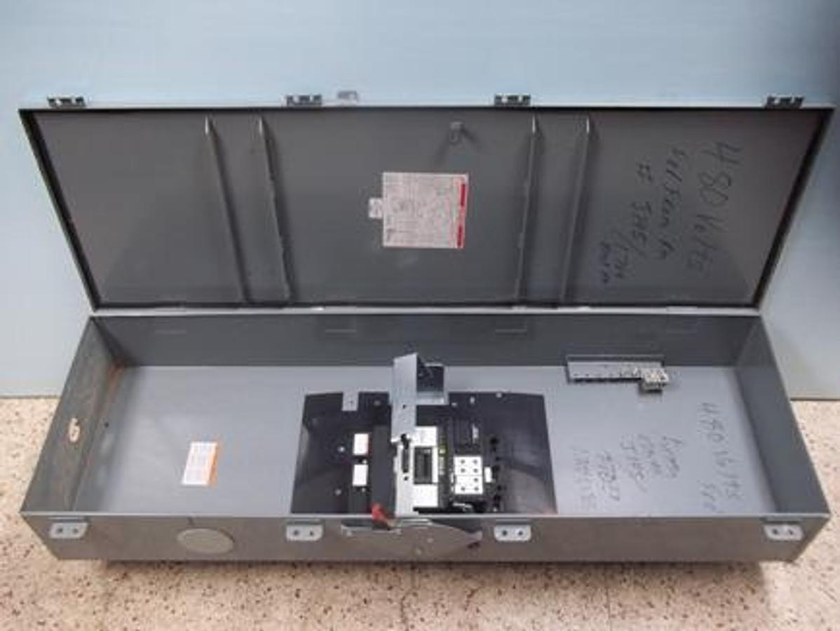 Used SQUARE D ENCLOSED CIRCUIT BREAKER. THE BREAKER = MOLDED CASE CIRCUIT BREAKER LXL36100G 600V 100A ELECTRONIC TRIP CIRCUIT BREAKER SENSOR 250 A LXL 36100G S3B