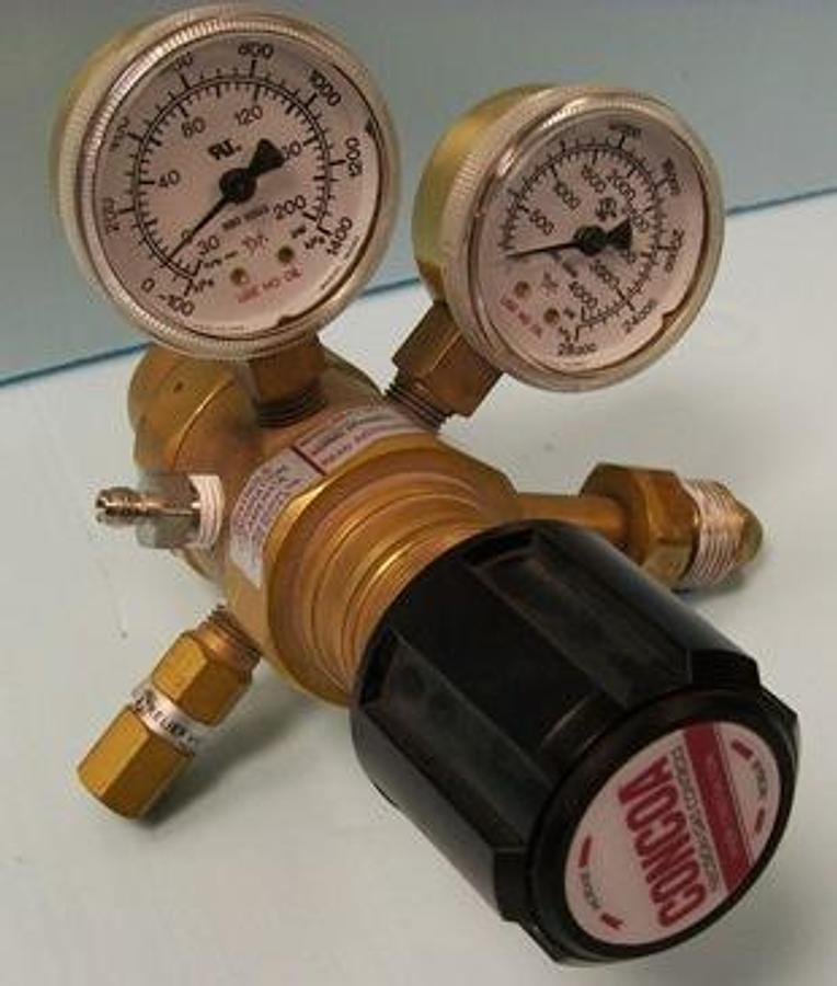 Used . QTY. 1. CONOCO PRECISION GAS CONTROLS GAS REGULATOR