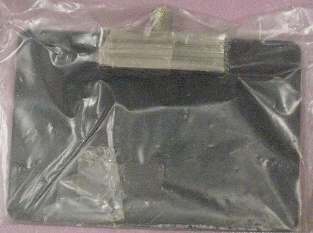 Used QTY. 1. KOEHLER INSTRUMENT K-25000 CORROSION TEST BATH SYSTEM COPPER STRIP POLISHING VISE POLISHING VISE HOLDS COPPER STRIP FIRMLY IN PLACE WITHOUT MARRING THE EDGES. STAINLESS STEEL