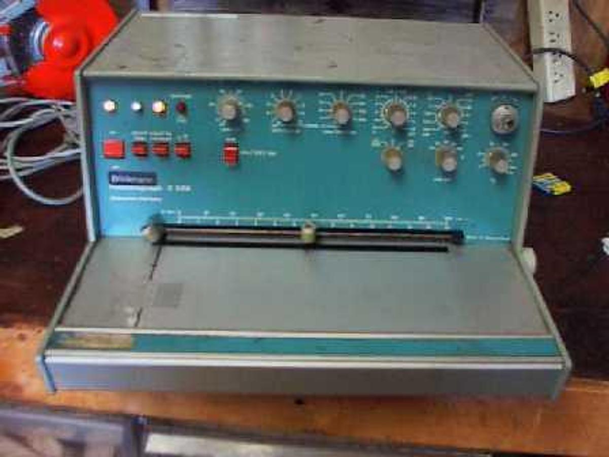Used QTY. 1. BRINKMAN (METROHM) POTENTIOGRAPH E 536.(POWERS UP HOWEVER MOTOR DOES NOT STOP AT END OF CHART