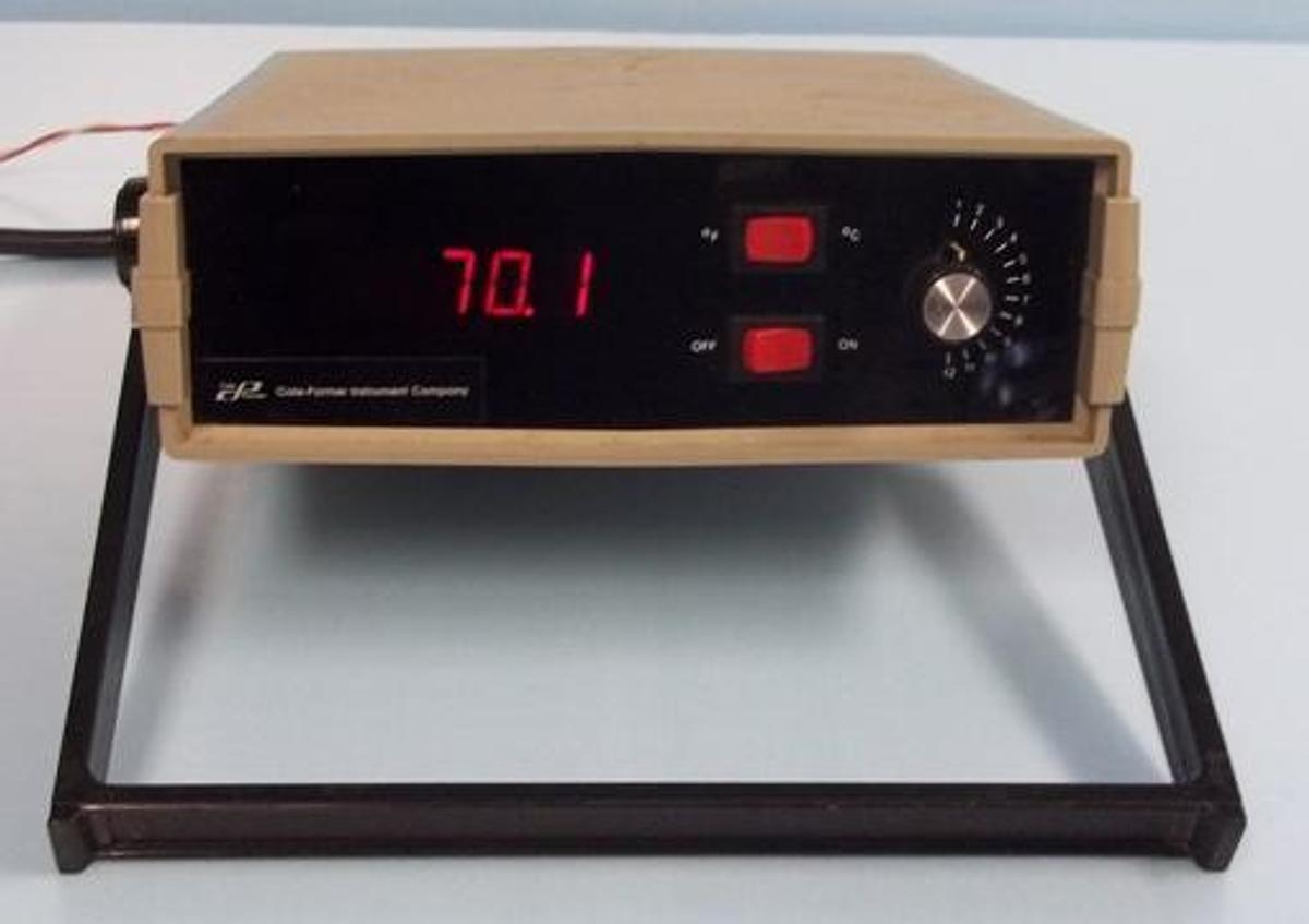 Used COLE-PALMER DIGITAL THERMOMETER P/N: 8534-25