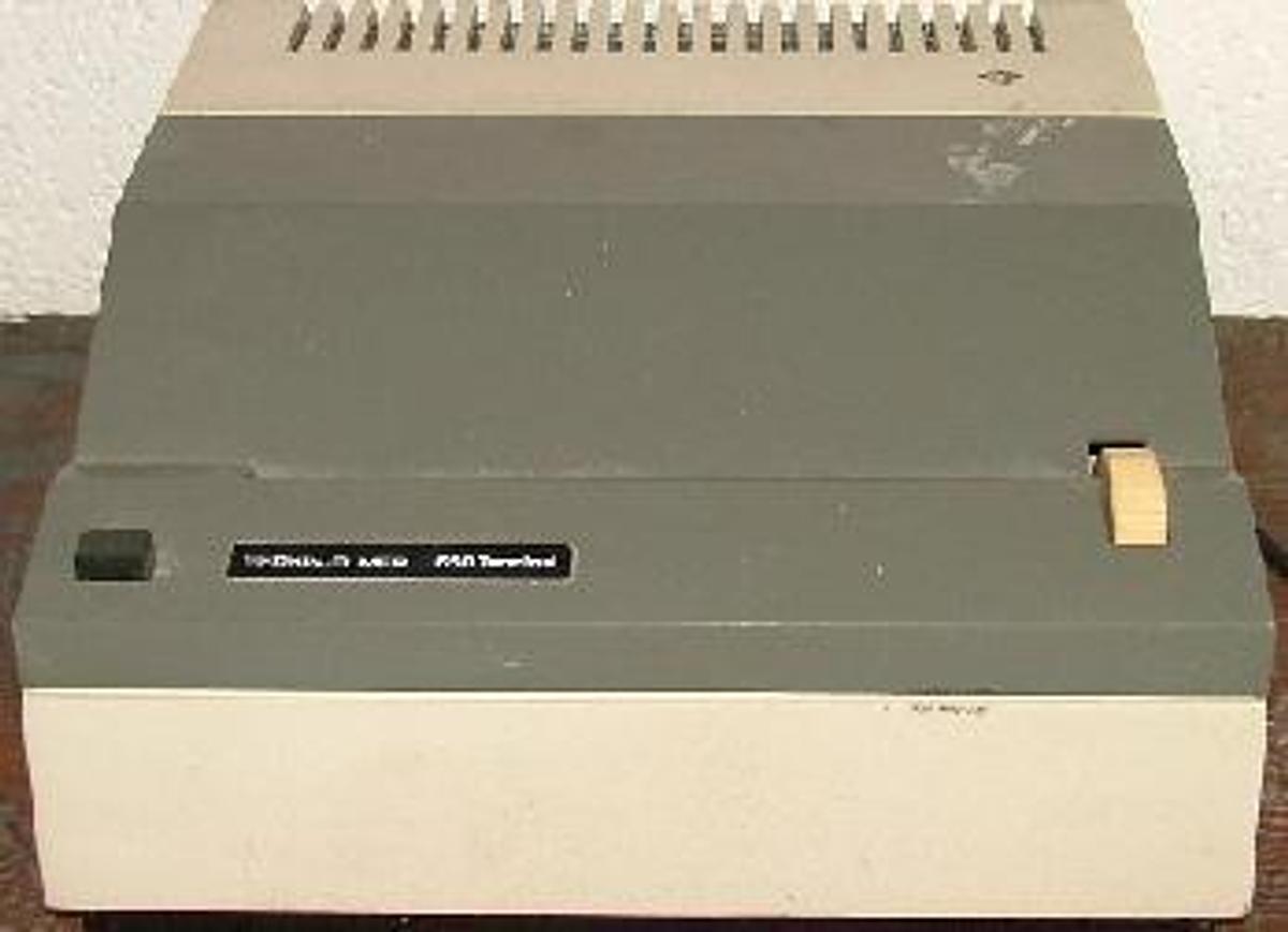 Used PERKIN ELMER 650 TERMINAL