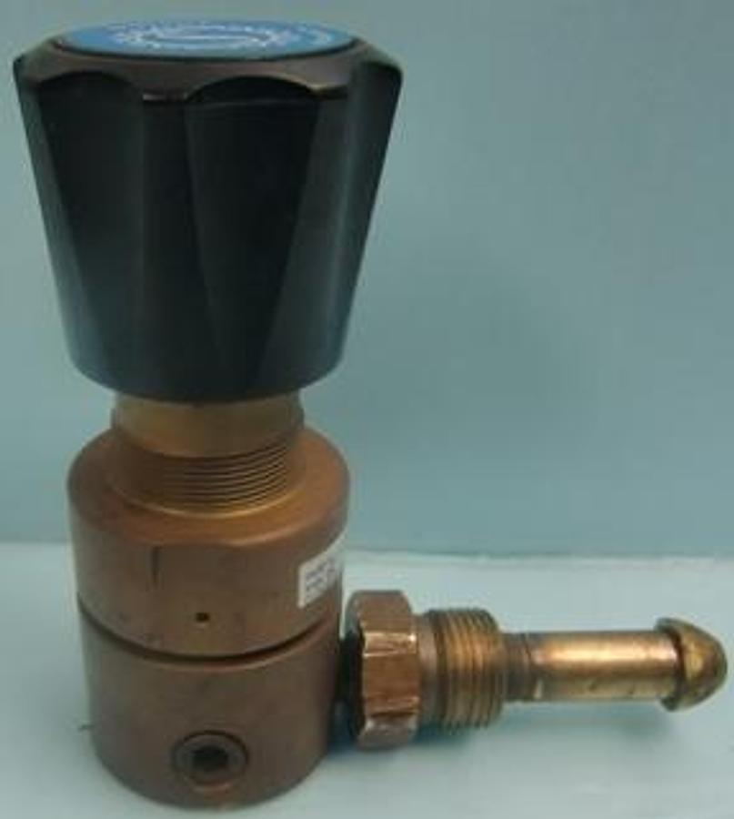 Used SCOTT SPECIALTY GASES PRESSURE REGULATOR VALVE PART NO. B1-HD-2500 LOT NO. 70132 MAX. INLET PRESSURE: 3000 PSIG OUTLET PRESSURE: 2500 PSIG 2. 3/8" INLET 3. 3/8" OUTLET.