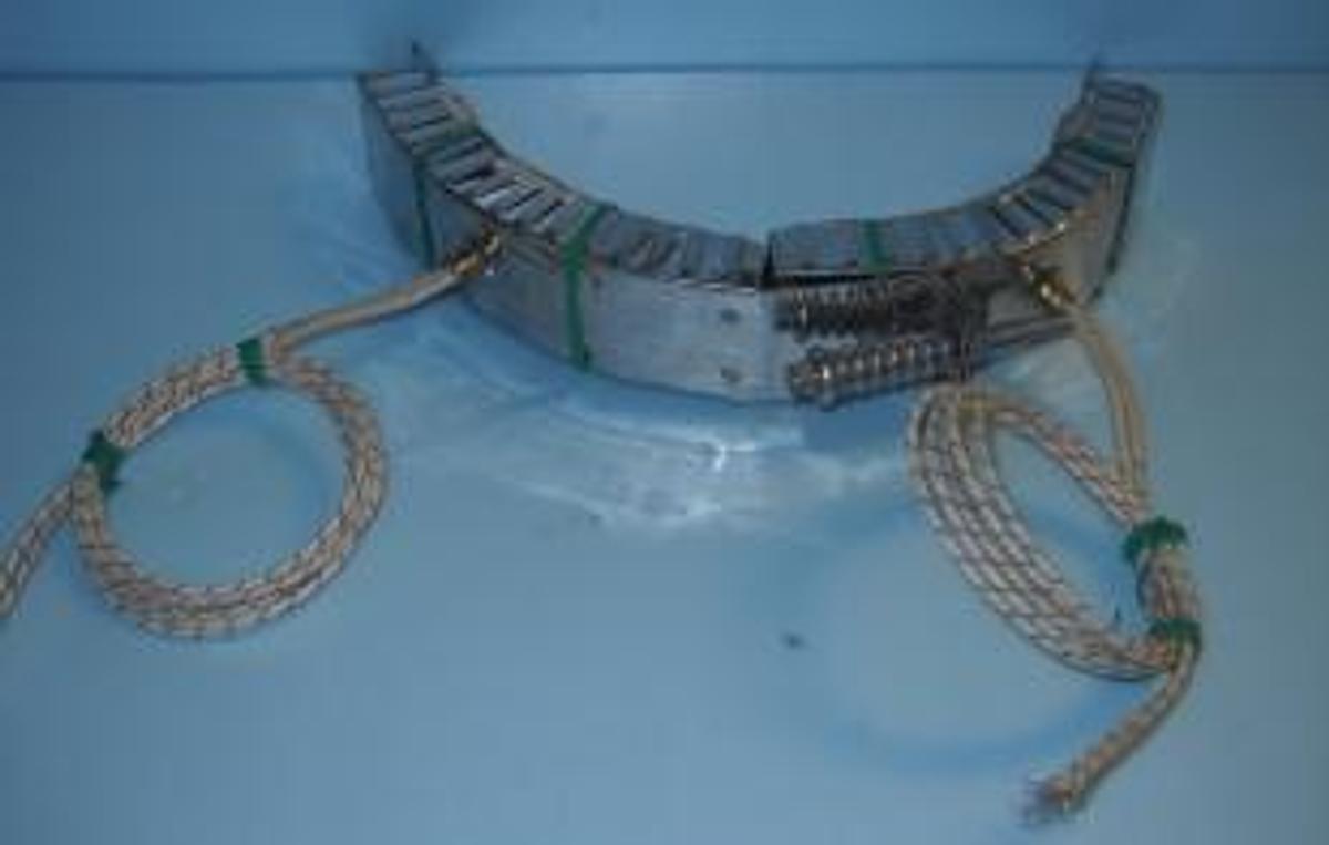 Used BLOCK HEATER 2 SECTION OMEGA-BLACK CLAWSON D-616805-J3 200W/240V 1 Â½ .