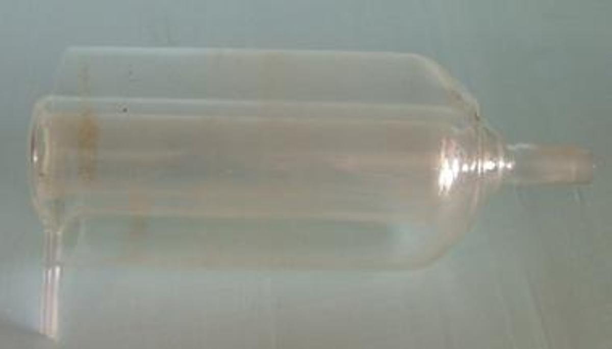 Used VACUUM FUNNEL GLASS JACKETED.
