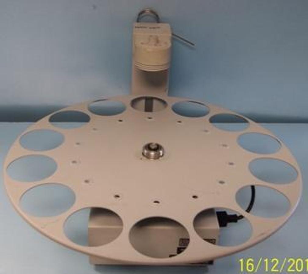 Used METTLER TOLEDO ST20A SAMPLE CHANGER SNR: 5114361670 FNR: 23300 03 100/117V T800MA 220/240 T400MA 50-60HZ 45VA (PART UNIT) .