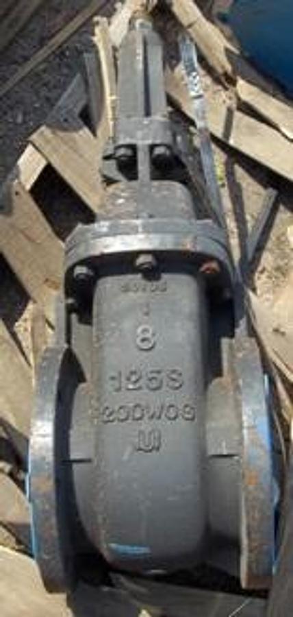 Used MILVALCO 8" 125S FLANGED FLAT FACE GATE VALVE WOG (WATER OIL GAS). 200 WOG SO106. MISSING HAND WHEEL.