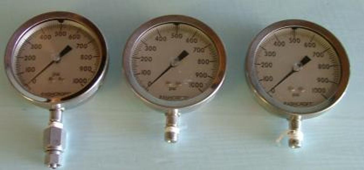 Used QTY. 3. ASHCROFT GAUGES 1009 WELDED AISI 316 TUBE AND SOCKET A. HAS SWAGELOK 316 DFB CONNECTOR NO BLOWOUT DISK B. NO BLOWOUT DISK C. HAS BLOWOUT DISK RANGE 0-1000 PSI