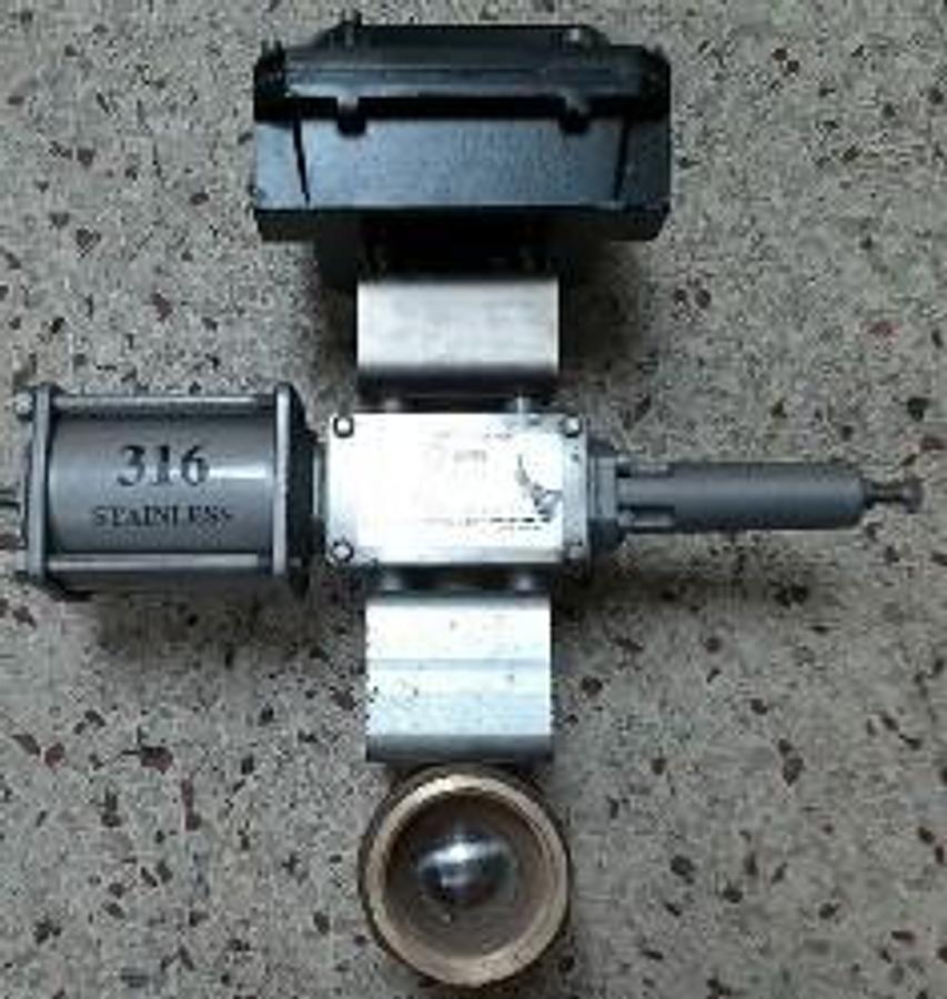 Used APOLLO 2" 600 WOG THREADED BRONZE BALL VALVE CII 2