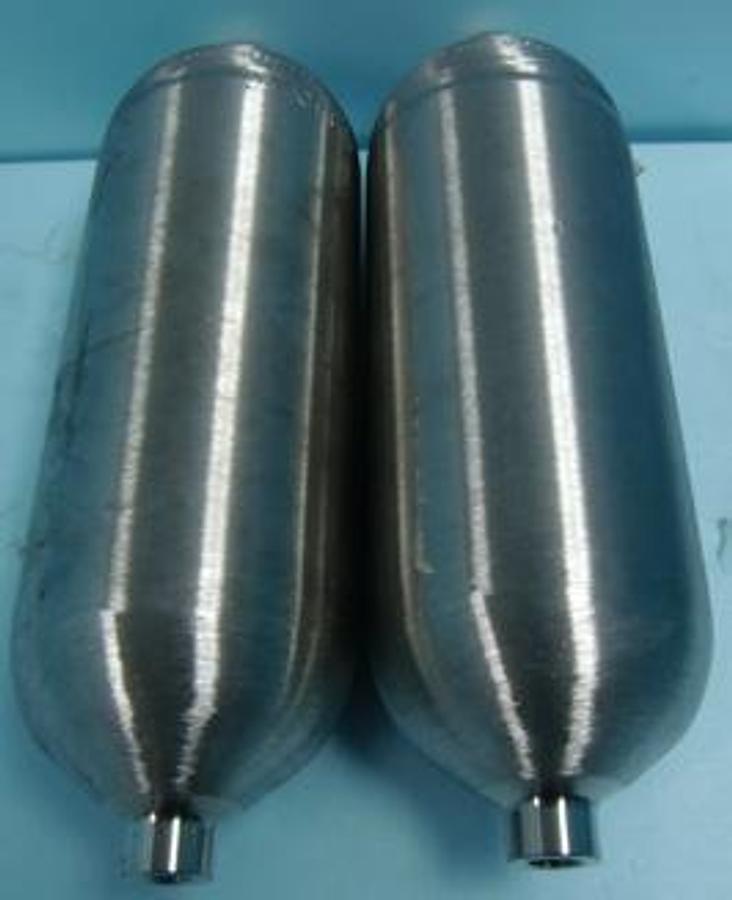 Used SWAGELOK SAMPLE CYLINDER 1000 ML PRESSURE BOMB D.O.T-3A1800 304L-HDF4-1000. NEW.