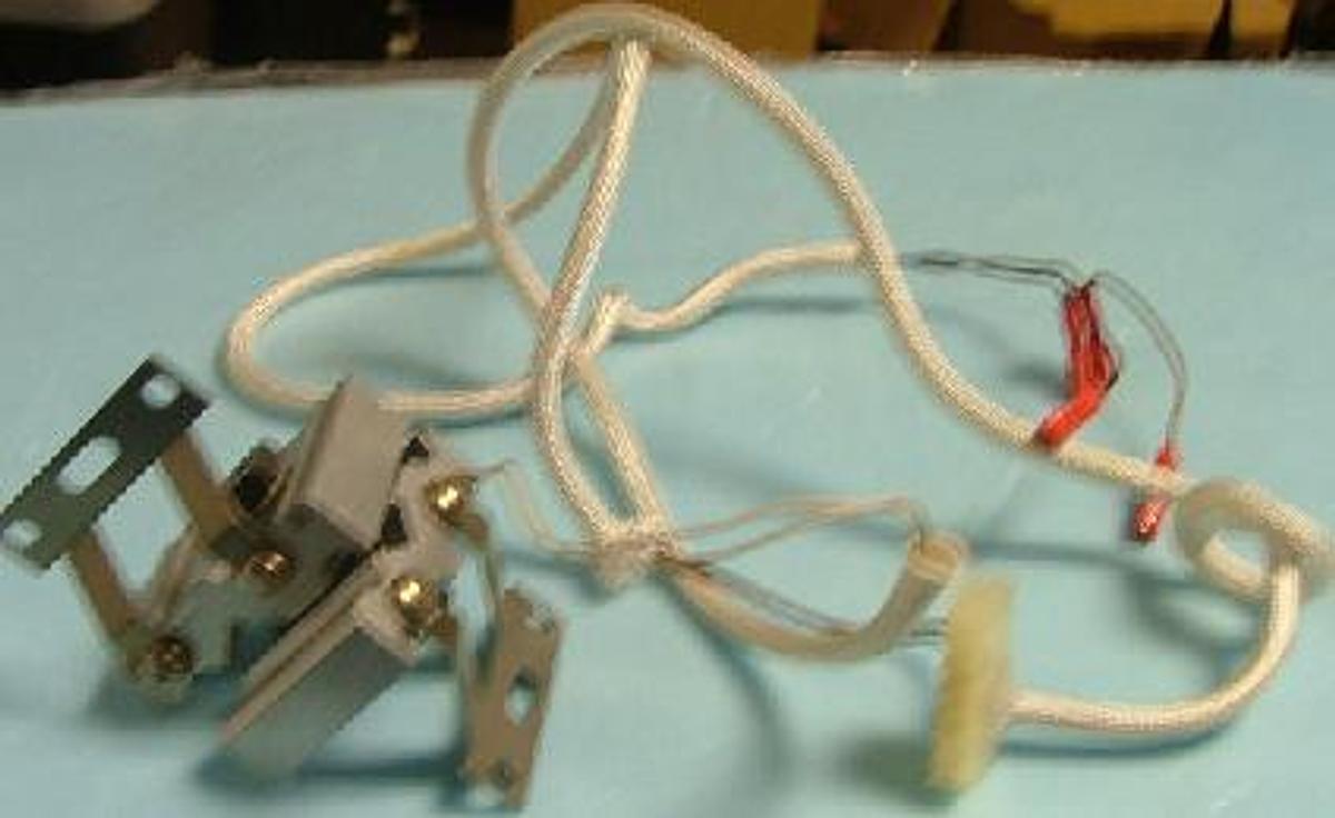 Used QTY. 1. VARIAN GAS CHROMATOGRAPH PART