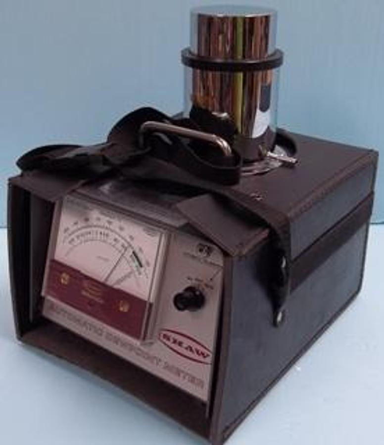 Used QTY. 1. SHAW MOISTURE METERS AUTOMATIC DEW POINT METER SILVER