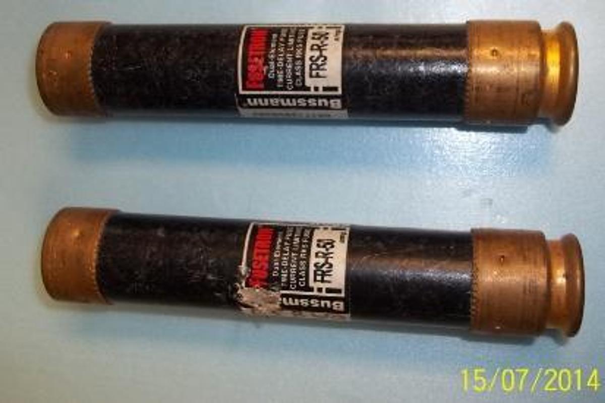 Used COOPER BUSSMAN INC. CLASS RK5 FUSE FUSETRON DUAL-ELEMENT TIME-DELAY FUSE