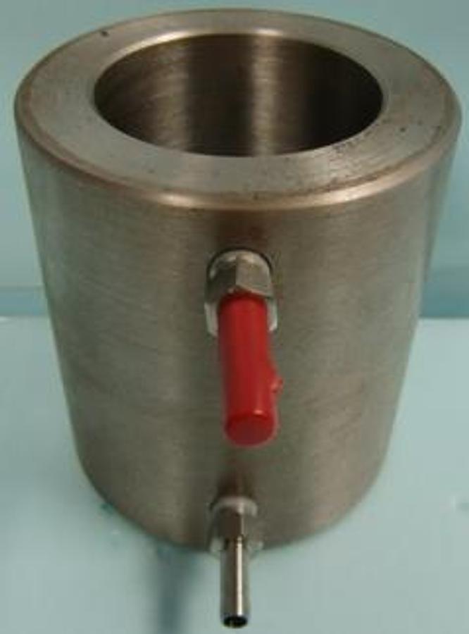 Used BROOKFIELD / GRACE STAINLESS STEEL HIGH PRESSURE COOLING CUP OUTSIDE DIMENSIONS WIDTH 3 ½" X HEIGHT 4" INSIDE DIMENSIONS WIDTH 2 3/8" X DEPTH 2" .