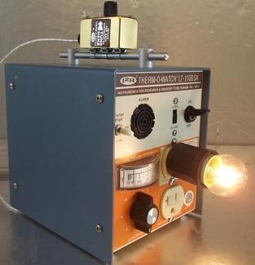 Used GLAS-COL I2R THERMO-WATCH CAT: L7-1100SA 10 AMP 120 VOLTS VARIABLE VOLTAGE 120 AC 1100 WATTS FUSE TYPE KAA-10