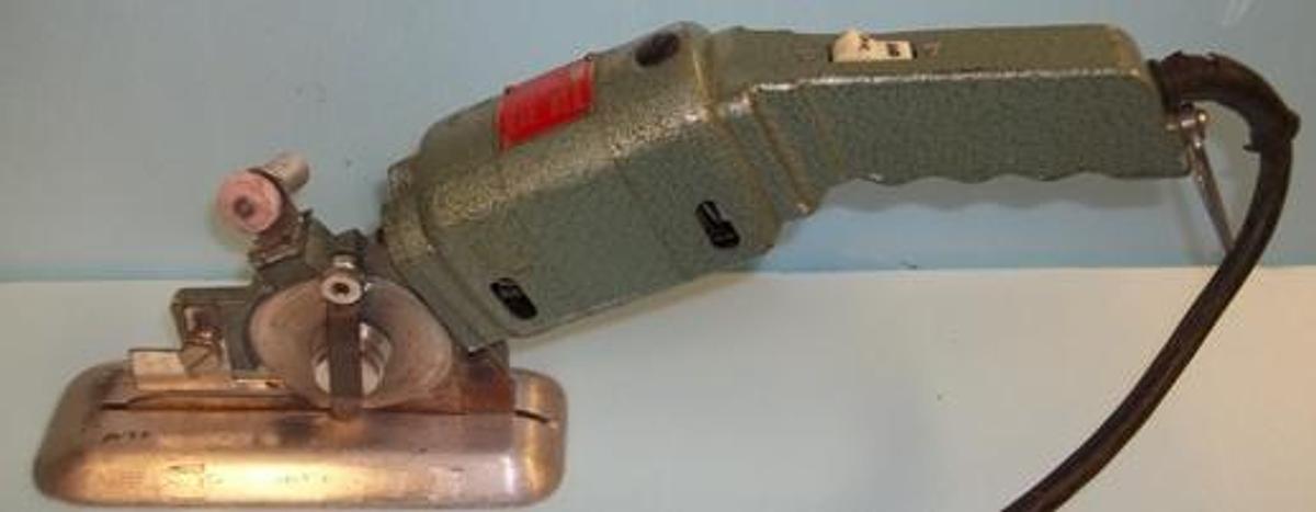 Used SPEED CUTTER MODEL: LP 1.5" ROTARY BLADE FABRIC CLOTH CUTTER.