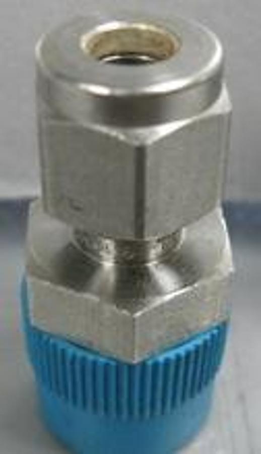 Used SWAGELOK 3/8 TUBE X 3/8 MNPT