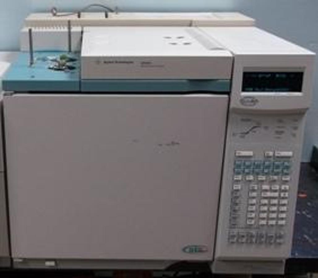 Used QTY. 1. AGILENT TECHNOLOGIES 6890N NETWORK GAS CHROMATOGRAPH SYSTEM