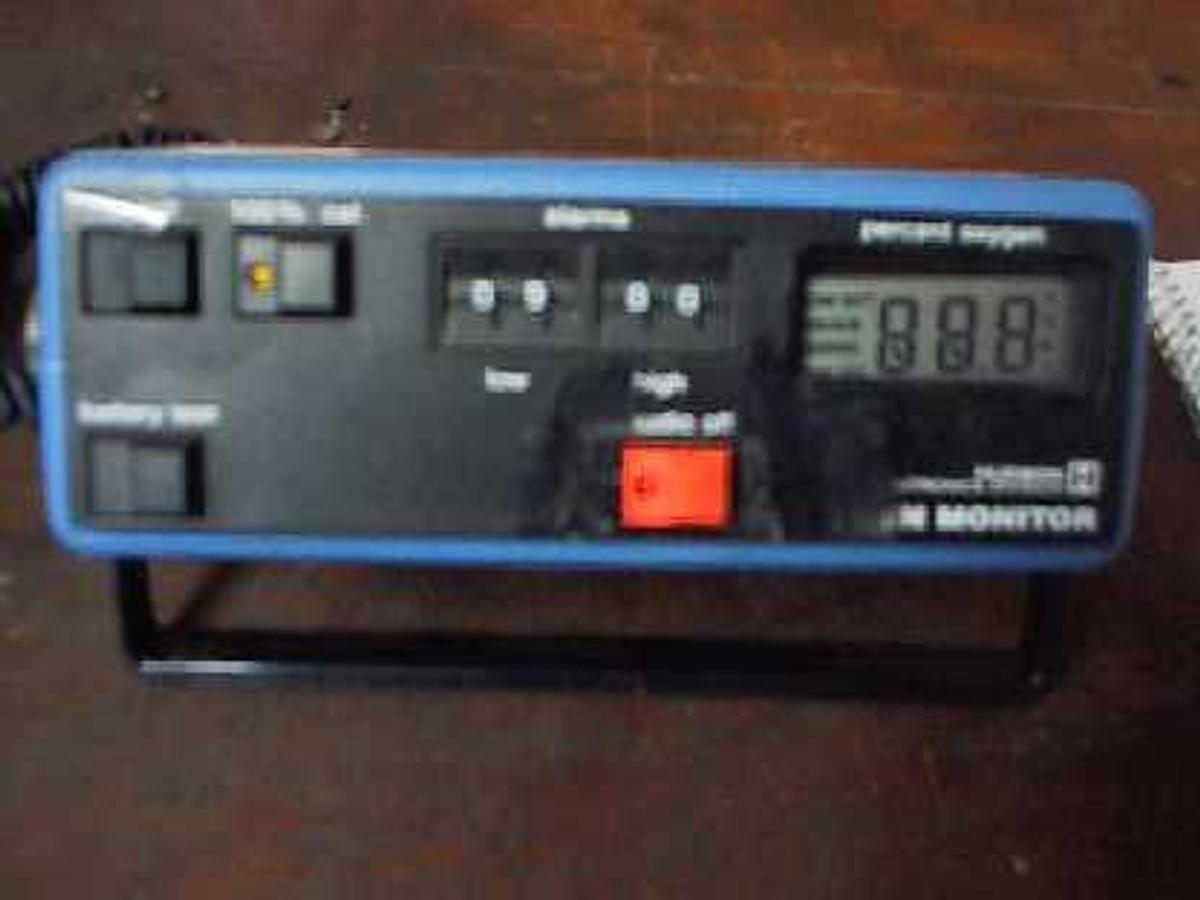 Used HUDSON OXYGEN MONITOR NO. 5590.