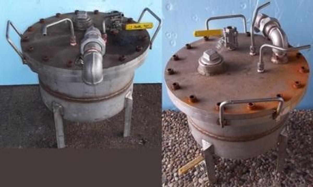 Used STAINLESS STEEL HIGH PRESSURE POTS WITH LEGS AND BOTTOM OUTLET 17" DIAMETER X 12" DEEP ROUND BOTTOM.