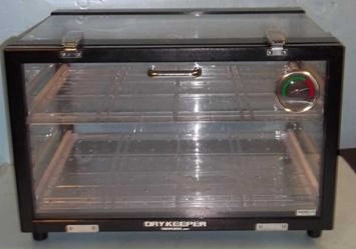 Used QTY. 1. SANPLATEC CORP. DRY KEEPER 19X12X14½.