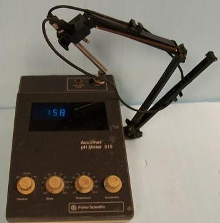Used QTY. 1. FISHER SCIENTIFIC ACCUMET PH METER 910