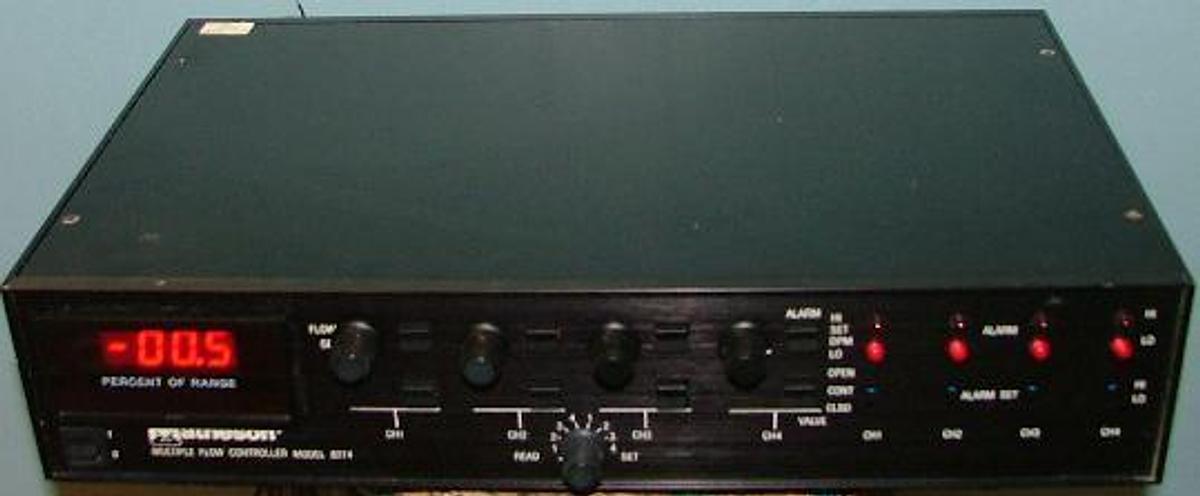 Used MATHESON MULTIPLE FLOW CONTROLLER M.8274