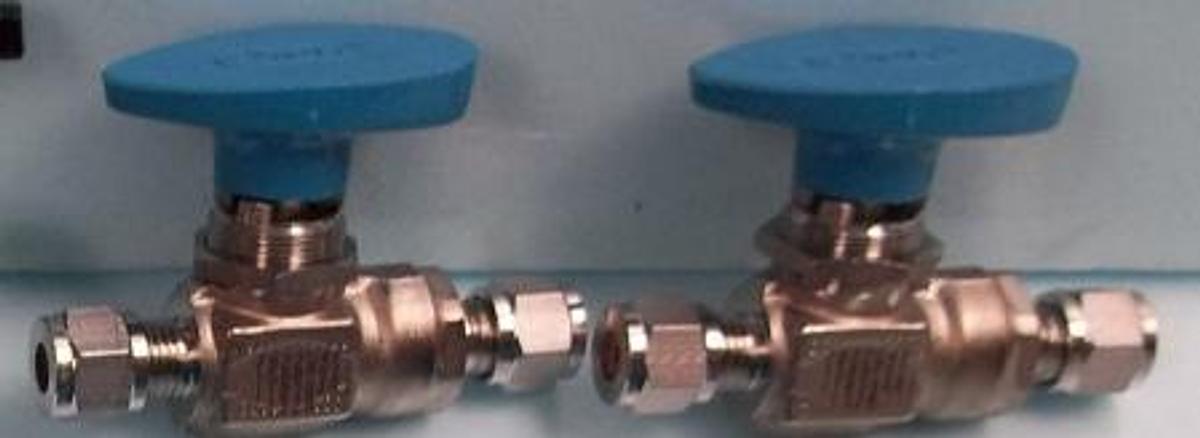 Used QTY. 2. HOKE VALVE 7022G4Y