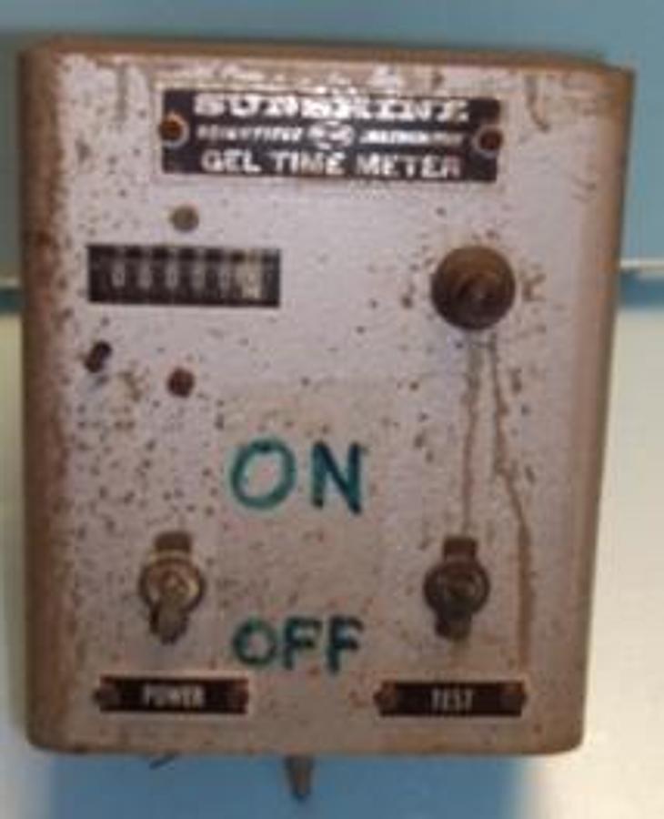 Used SUNSHINE SCIENTIFIC DEL TIME METER CAT 22 NO 8227 INPUT 120V 60HZ.