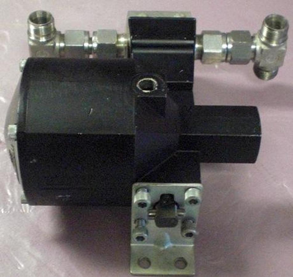 Used QTY. 1. WHITEY PNEUMATIC VALVE ACTUATOR