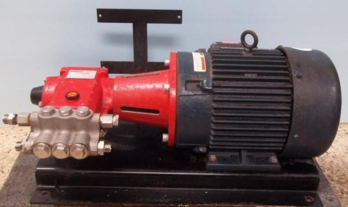Used GIANT INDUSTRIES INC. INDUSTRIAL TRIPLEX PLUNGER PUMP STAINLESS STEEL HEAD ¾" INLET AND OUTLET. MODEL NO. P57 .5 GPM @ 6500 PSI / 1.3 GPM @ 1420 PSI