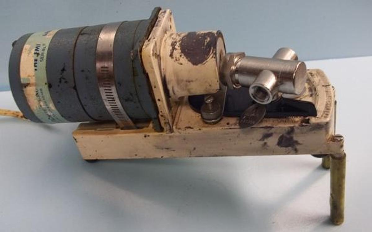 Used QTY. 1. FMI FLUID METERING INC. LAB PUMP MODEL: RRP