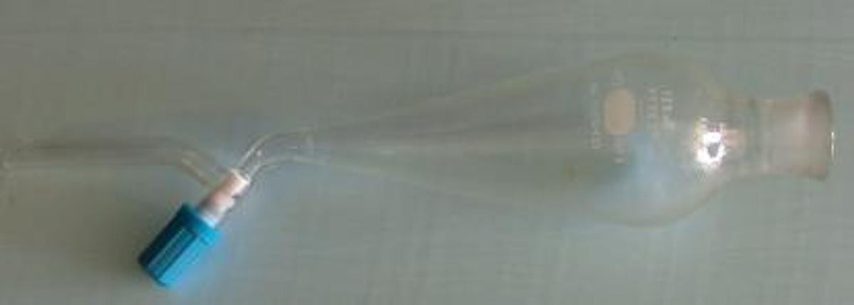 Used PYREX: SEPERATORY FUNNEL ROTAFLO 125ML TS22 GP-3 NO.6300-125