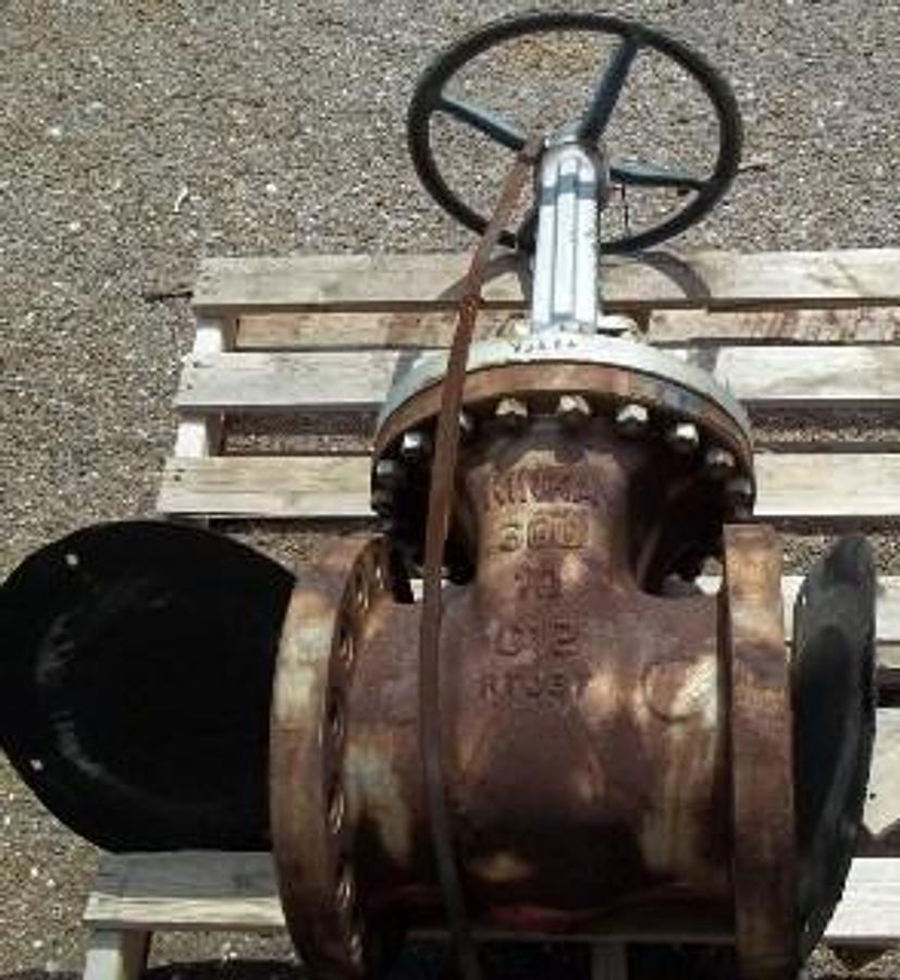 Used KINKA 10" 300 FLANGED RAISED FACE GATE VALVE C12. (C12 VALVES ARE USED FOR HIGH TEMPERATURE EROSIVE REFINERY SERVICES. THE MATERIAL IS MADE UP OF 9% CHROMIUM AND 1% MOLYBDENUM). 10-300 C12 RTJ37.