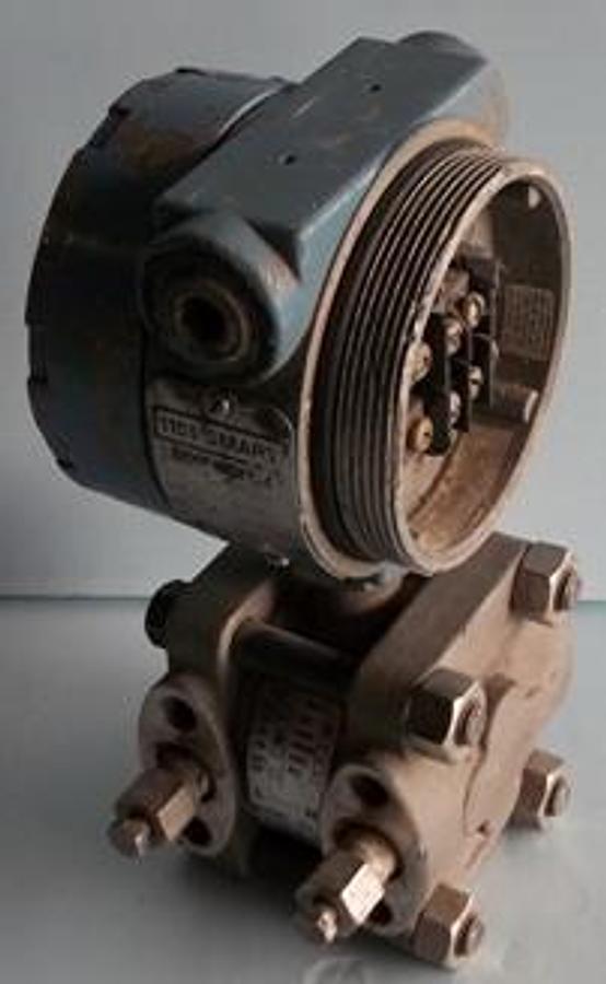 Used QTY. 1. ROSEMOUNT TRANSMITTER