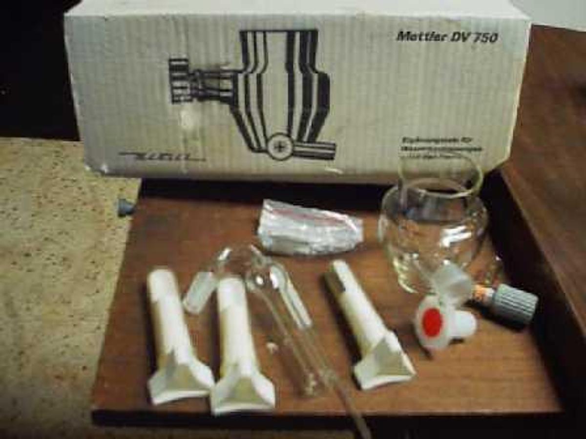 Used METTLER DV 750 GLASS WARE SAMPLE KIT. (UNUSED)