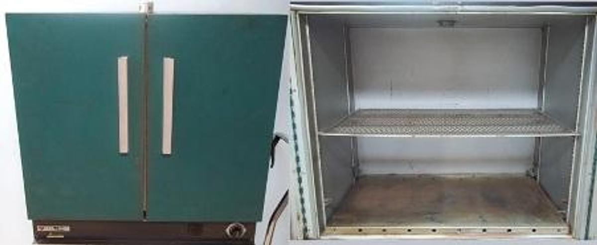Used QTY. 1. DESPATCH DOUBLE DOOR GRAVITY CONVECTION OVEN MODEL: LEB-1-75