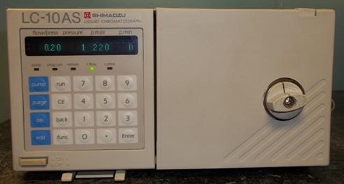 Used QTY. 1. SHIMADZU LIQUID CHROMATOGRAPH LC-10AS MODEL LC-10AS